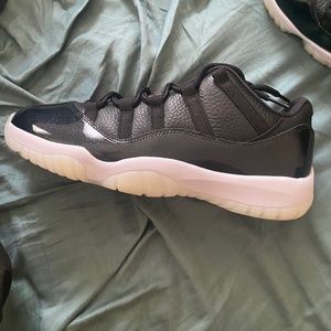 i am selling jordan retro 11 72-10
